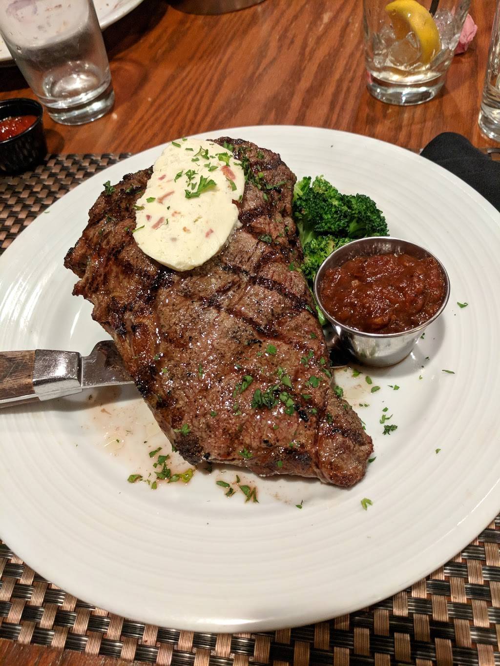 Heartland Grill | restaurant | 706 John Nolen Dr, Madison, WI 53713, USA | 6082589505 OR +1 608-258-9505