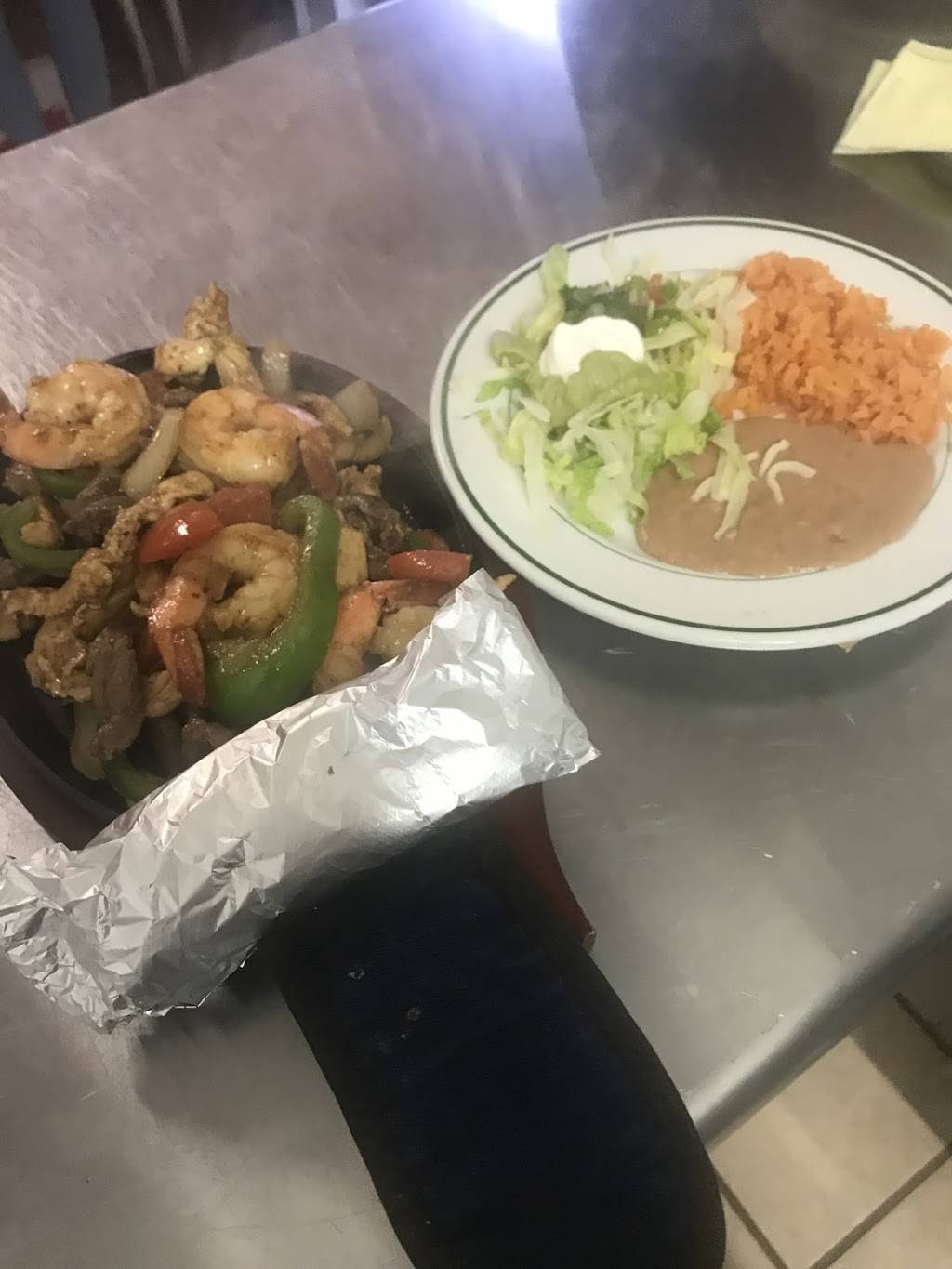 Saucedo’s Mexican Restaurant | restaurant | 407 Washburn Ave, Belgrade, MN 56312, USA | 3202540024 OR +1 320-254-0024