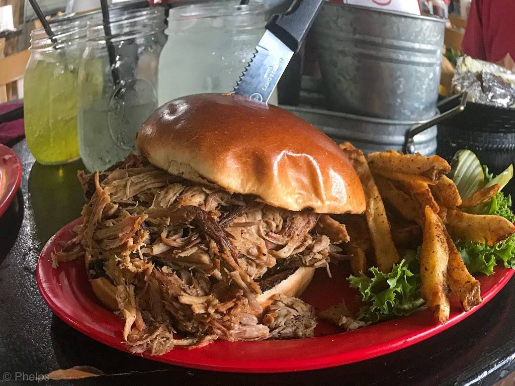 Camp Bagnell Fish & Steak | restaurant | 401 Old Bagnell Rd, Eldon, MO 65026, USA | 5736931275 OR +1 573-693-1275