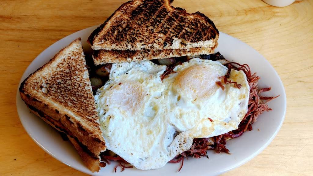 Looney Moose Cafe | cafe | 9 Main St, Stratton, ME 04982, USA | 2072467932 OR +1 207-246-7932