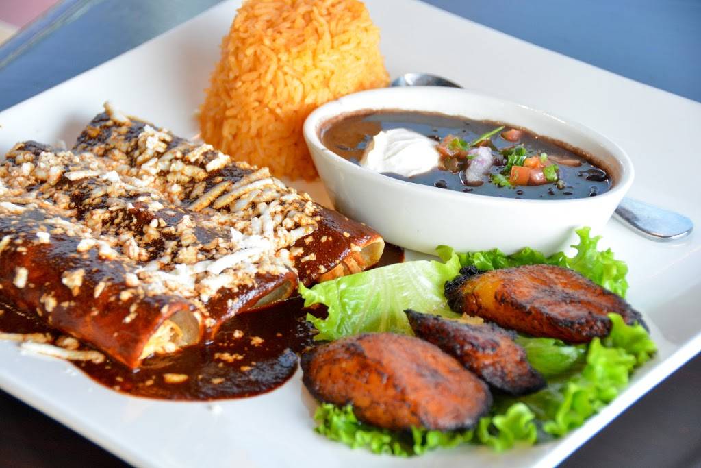 La Cocina de Mama | restaurant | 2809 N Hurstbourne Pkwy, Louisville, KY 40223, USA | 5028223506 OR +1 502-822-3506