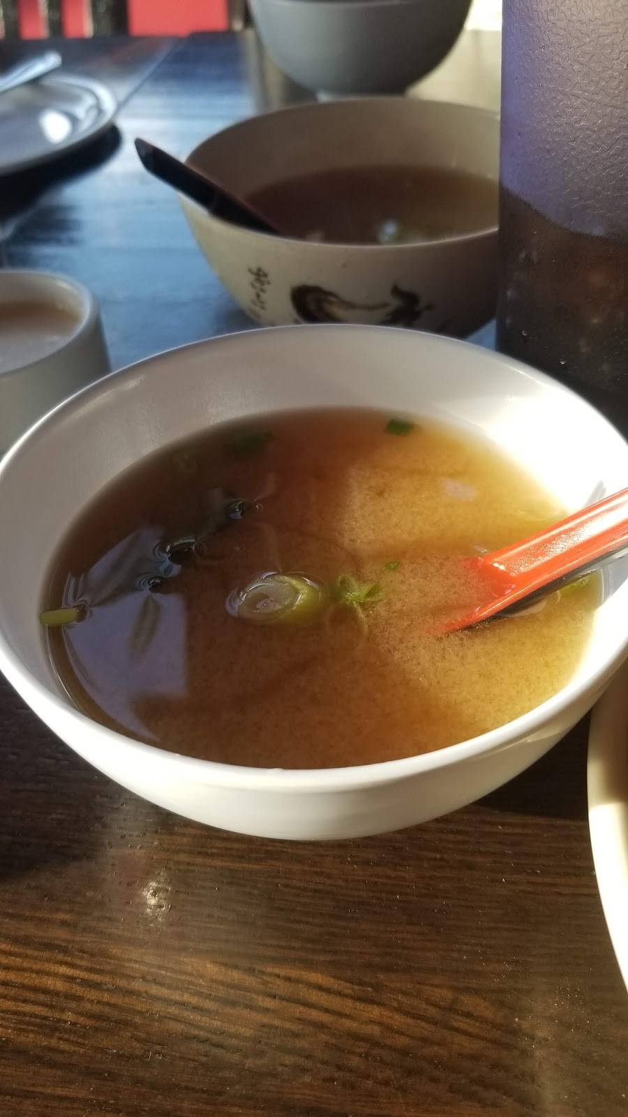 MOMO Sushi | restaurant | 1839 Central Ave NE, Minneapolis, MN 55418, USA | 6127899190 OR +1 612-789-9190