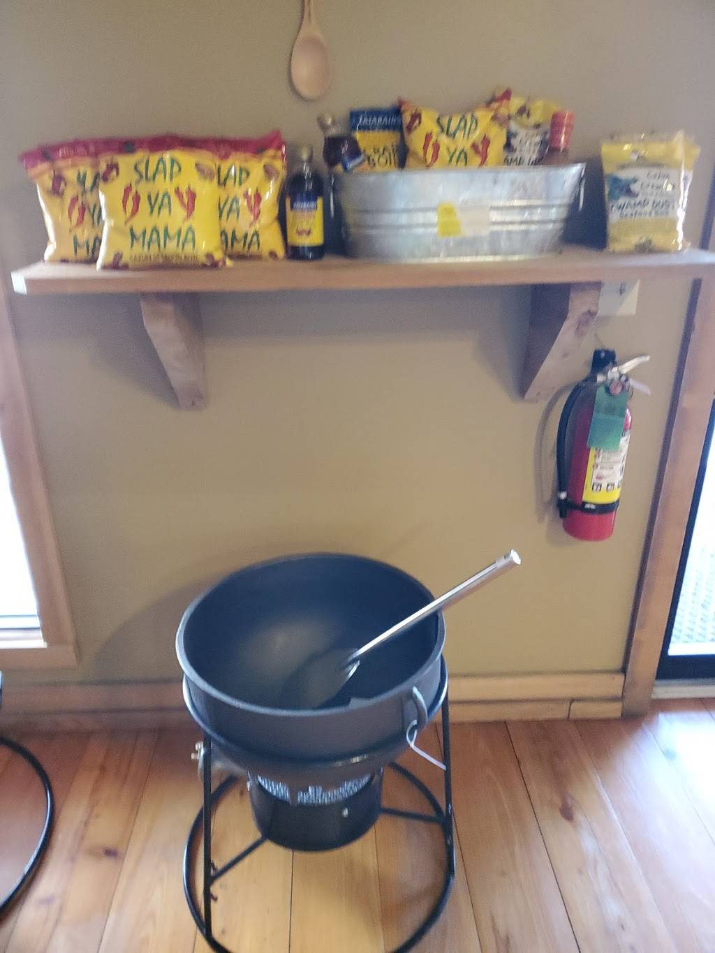 Heberts Boudin and Cracklins | restaurant | 2013 Rees St, Breaux Bridge, LA 70517, USA | 3373321188 OR +1 337-332-1188