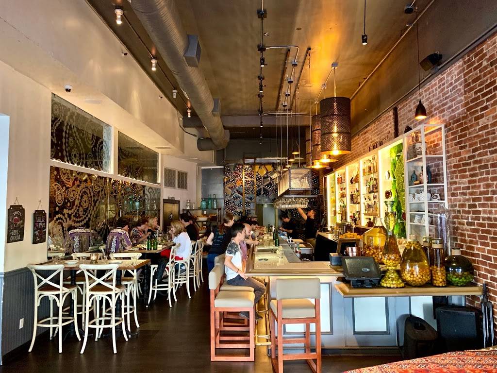 Cafe 21 Gaslamp | restaurant | 802 Fifth Ave, San Diego, CA 92101, USA | 6196402121 OR +1 619-640-2121