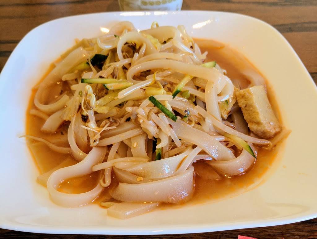 Lilis Restaurant | restaurant | 197 N Pleasant St, Amherst, MA 01002, USA | 4132535888 OR +1 413-253-5888