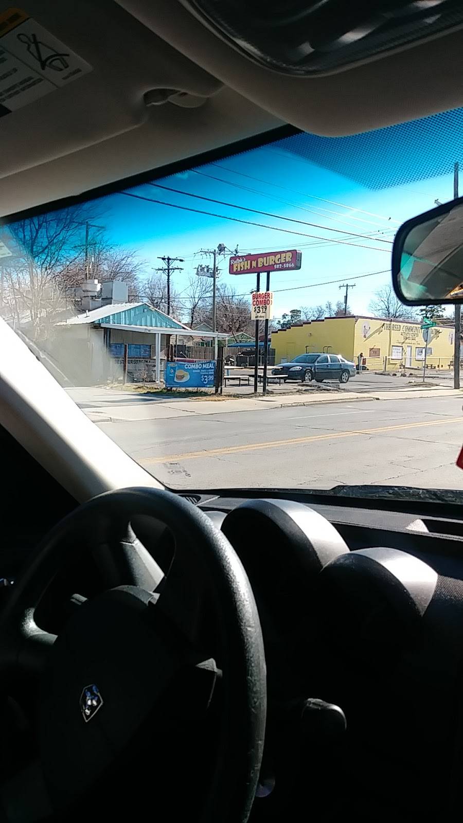 Ralphs Fish & Burger Shack | restaurant | 1801 N Lewis Ave, Tulsa, OK 74110, USA | 9185825866 OR +1 918-582-5866