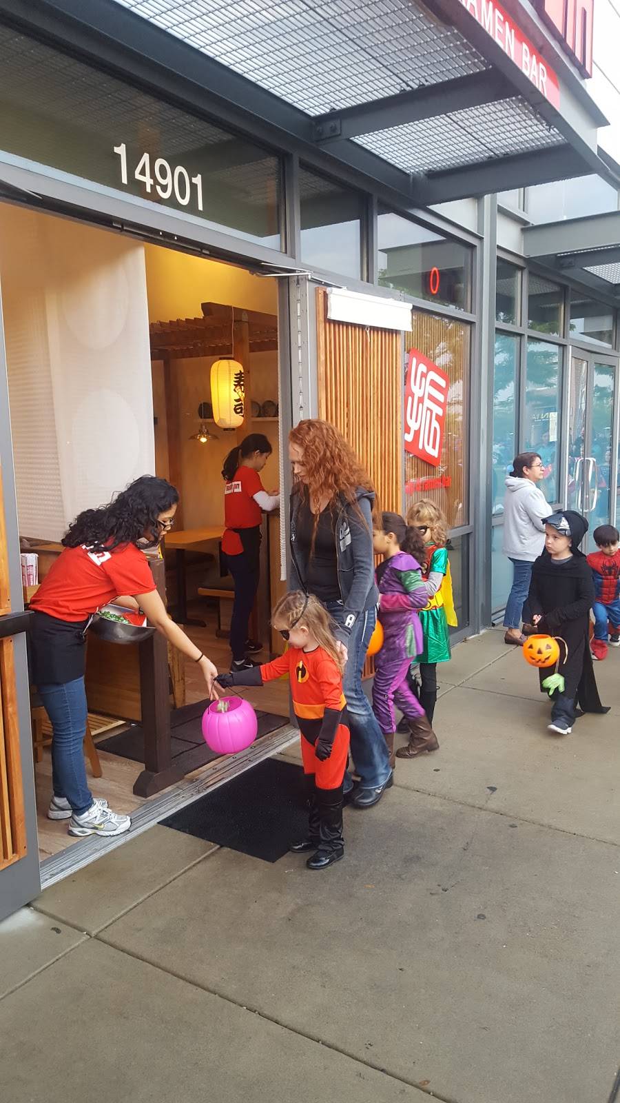 Sushi Jin Next Door | restaurant | 14901 Potomac Town Pl #135, Woodbridge, VA 22191, USA | 7036700461 OR +1 703-670-0461