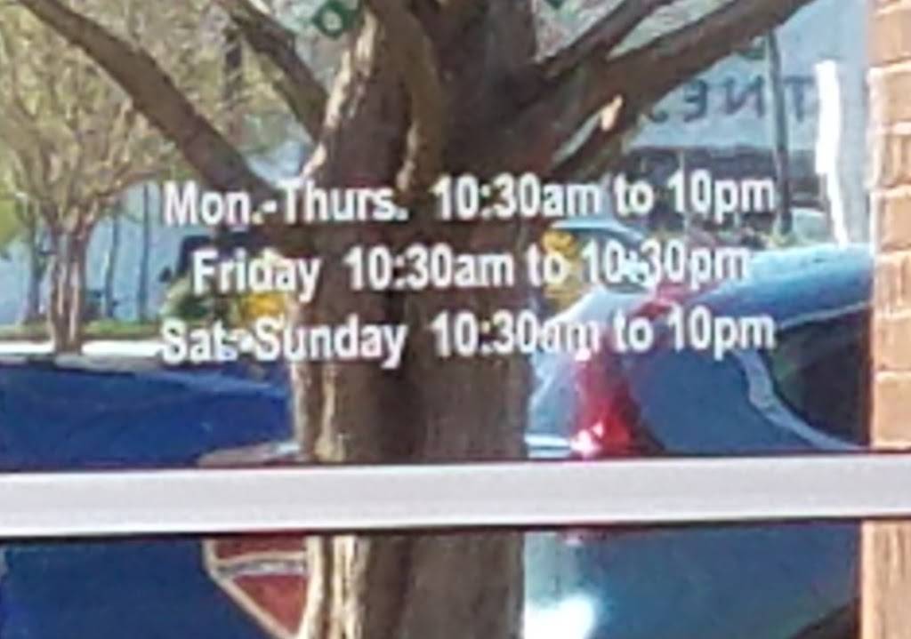 El Lobo | restaurant | 1301 E Broad St, Fuquay-Varina, NC 27526, USA | 9195579540 OR +1 919-557-9540