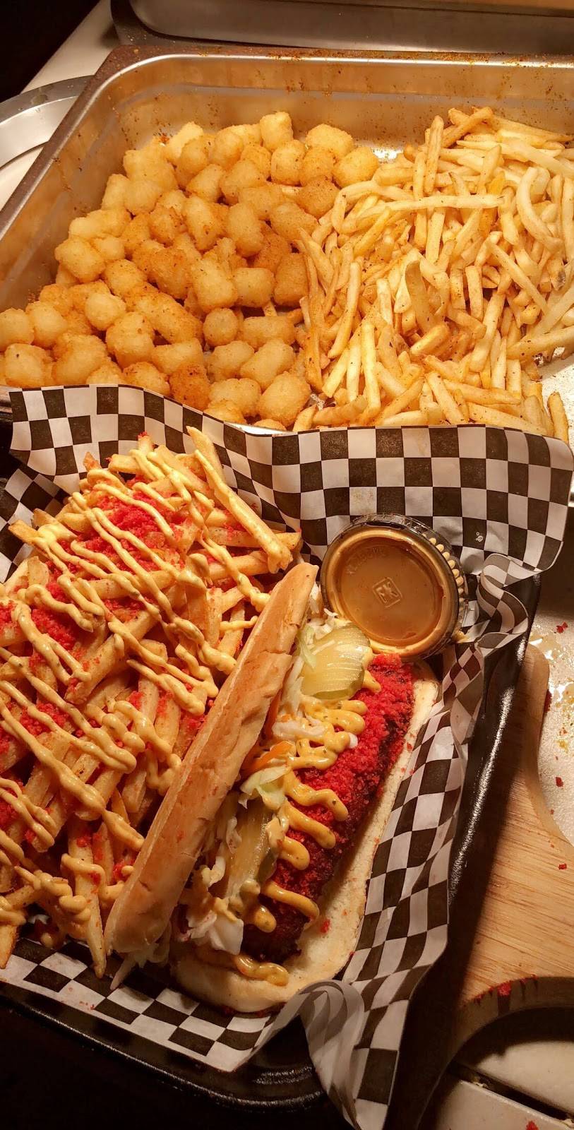 Chips N’ Chicks | restaurant | 5553 Tujunga Ave, North Hollywood, CA 91601, USA | 8187319624 OR +1 818-731-9624