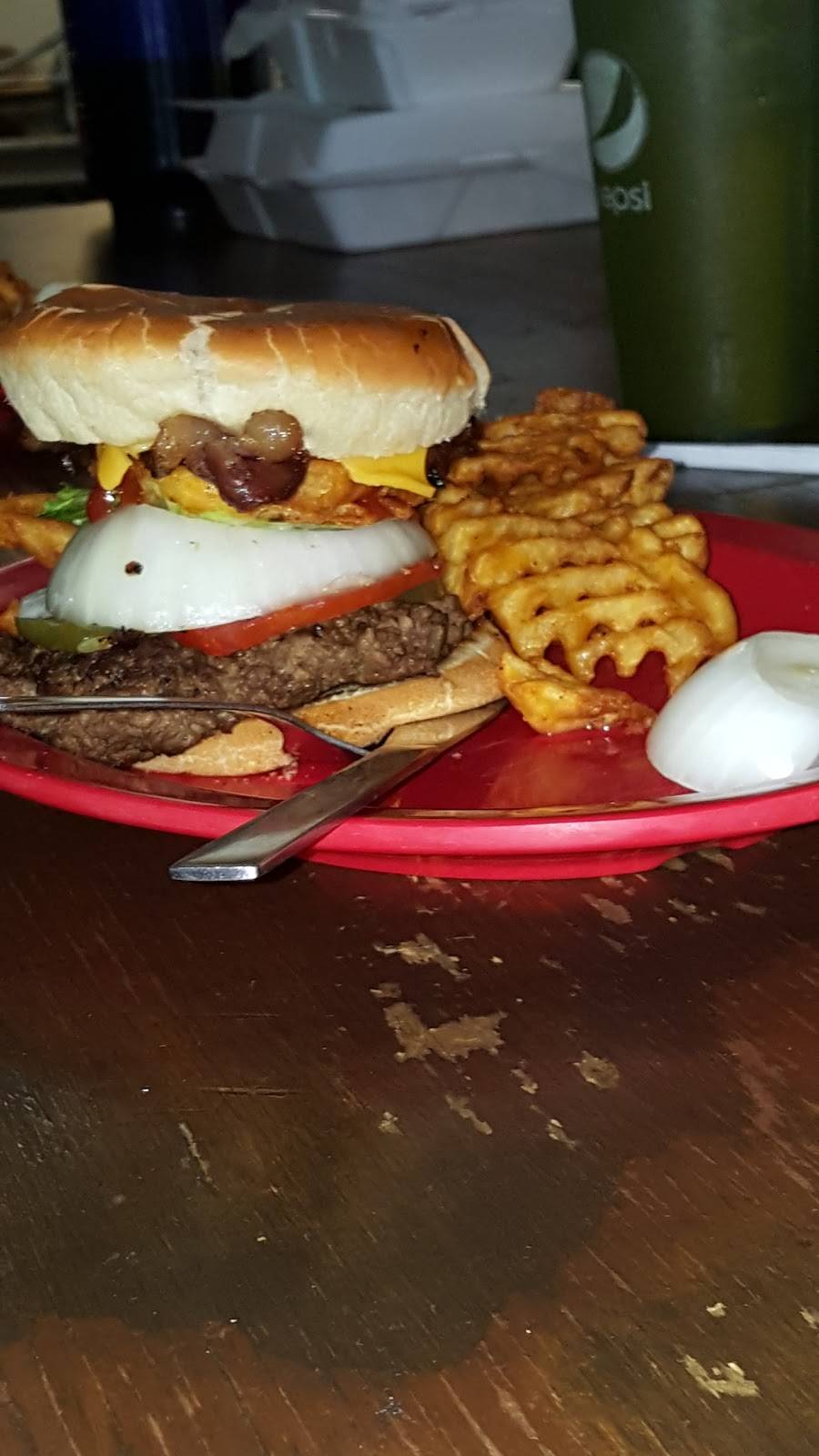 Homeplate Bar & Grill | restaurant | 310 S Elm St, Dixon, MO 65459, USA | 5737593210 OR +1 573-759-3210