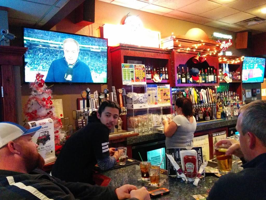 Carbones Pizza and Sports Bar | restaurant | 825 1st St SE, New Prague, MN 56071, USA | 9527585522 OR +1 952-758-5522