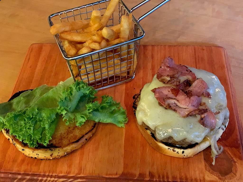 Lombardos Pizzeria & Sports Bar | restaurant | 2190 Whitehall Rd, Muskegon, MI 49445, USA | 2317447507 OR +1 231-744-7507