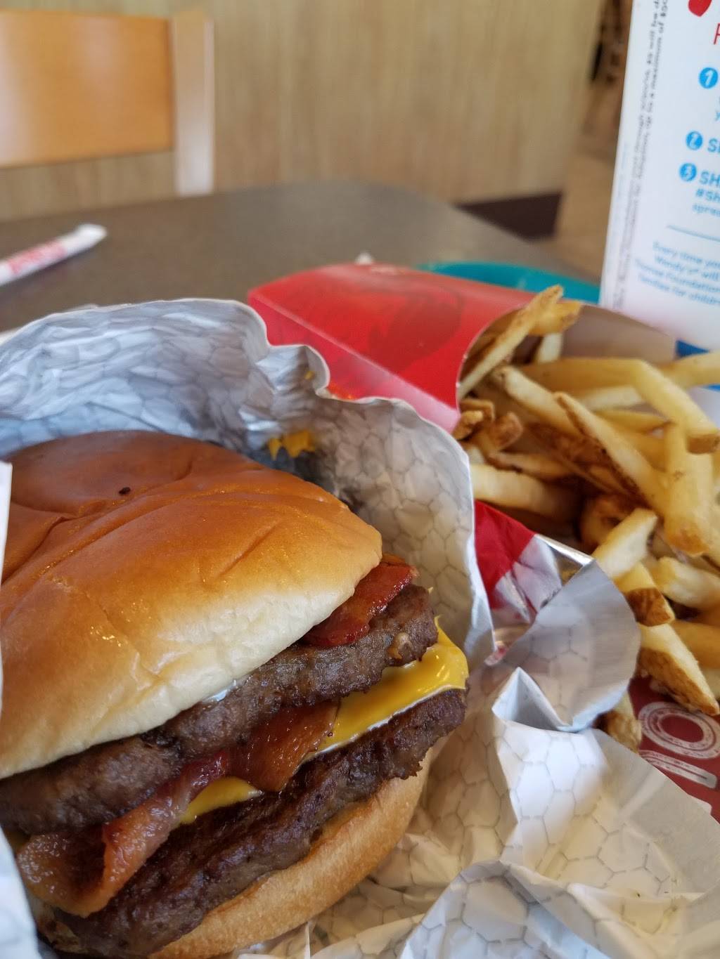 Wendys | restaurant | 3330 W Bethany Home Rd, Phoenix, AZ 85017, USA | 6028410209 OR +1 602-841-0209
