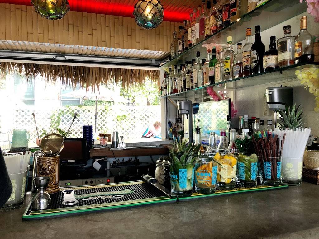 Pool Burger | restaurant | 2315 Lake Austin Blvd, Austin, TX 78703, USA | 5123349747 OR +1 512-334-9747