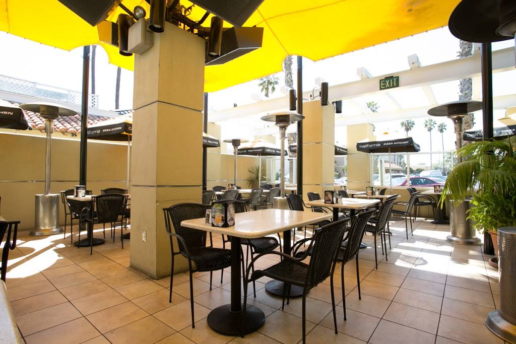 California Pizza Kitchen at Manhattan Beach | restaurant | 3320 N Sepulveda Blvd, Manhattan Beach, CA 90266, USA | 3107961233 OR +1 310-796-1233