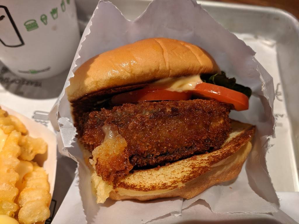 Shake Shack | restaurant | 296 Constitution Dr, Virginia Beach, VA 23462, USA | 7574274480 OR +1 757-427-4480