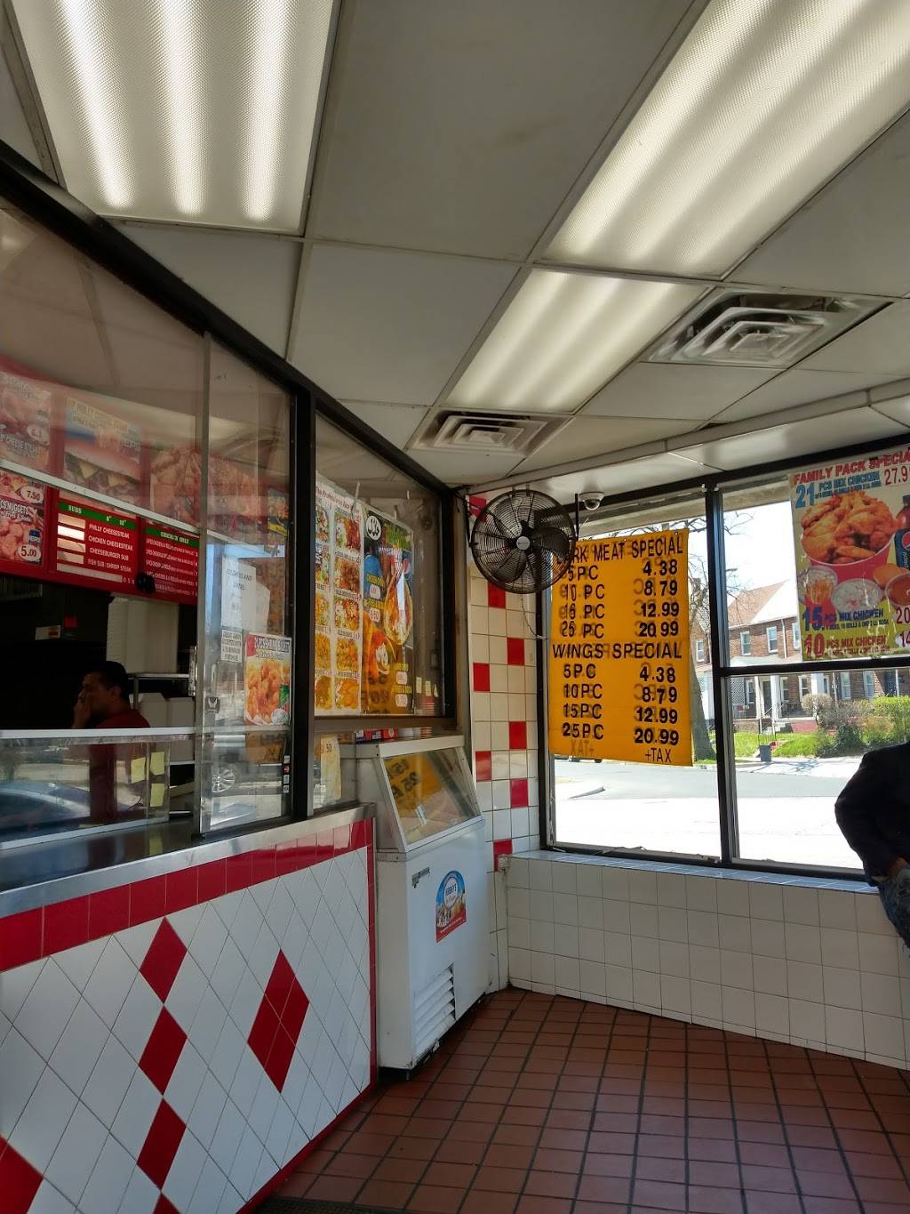 New York Fried Chicken | restaurant | 3141 W North Ave, Baltimore, MD 21216, USA | 4102330073 OR +1 410-233-0073