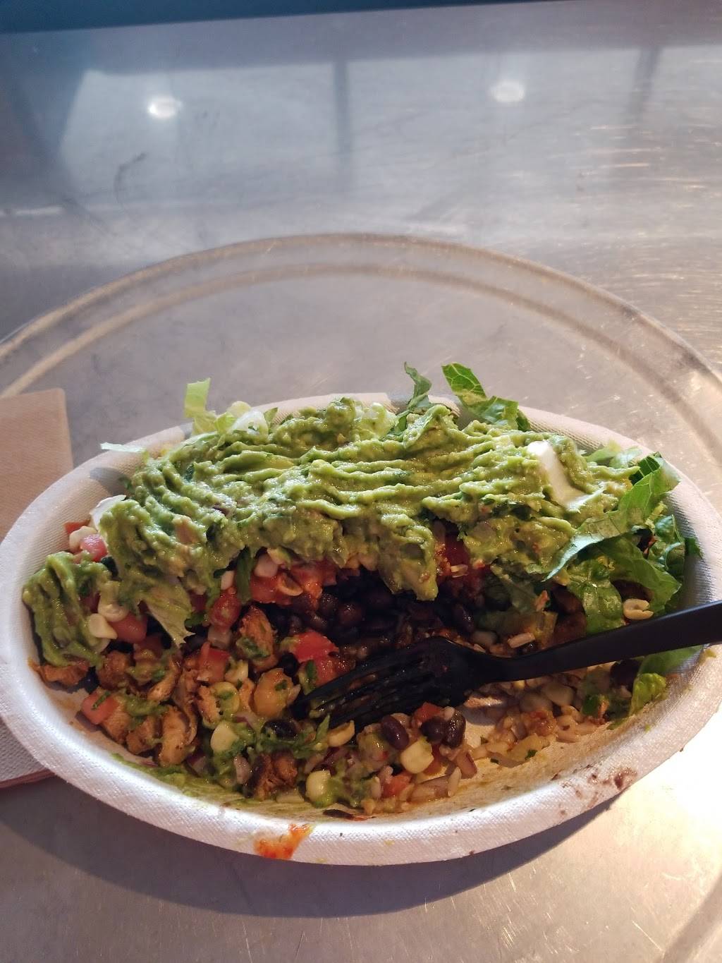 Chipotle Mexican Grill | restaurant | 2165 Dixwell Ave Ste 2, Hamden, CT 06514, USA | 2032308185 OR +1 203-230-8185