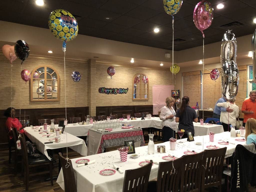 Lecis Italian Cafe | restaurant | 4076 Belfort Rd, Jacksonville, FL 32216, USA | 9043328144 OR +1 904-332-8144