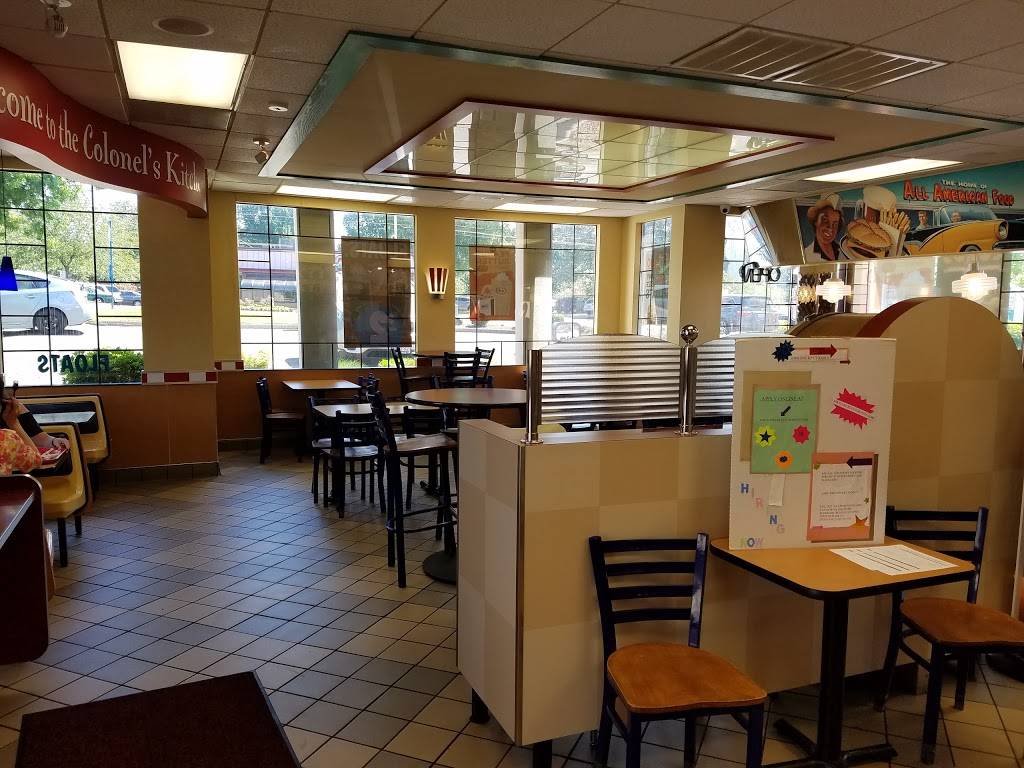 KFC | restaurant | 1308 Molalla Ave, Oregon City, OR 97045, USA | 5036579923 OR +1 503-657-9923