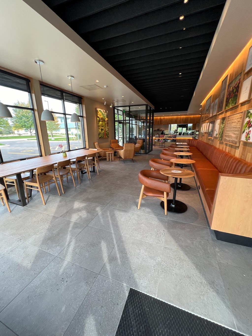 Starbucks | cafe | 904 State Rte 31, McHenry, IL 60050, USA | 8153880018 OR +1 815-388-0018