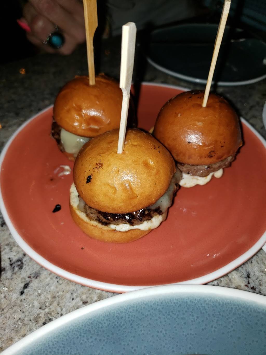 Bar Louie - Kendall | night club | 11745 Sherry Ln, Miami, FL 33183, USA | 7866738400 OR +1 786-673-8400