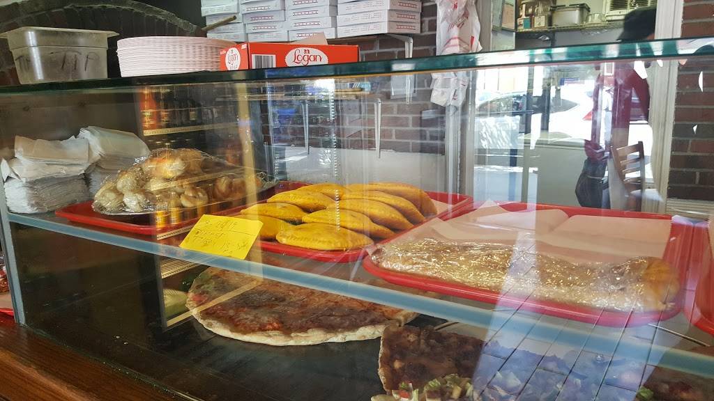 House Pizza | restaurant | 246 E 204th St, Bronx, NY 10458, USA | 7187333336 OR +1 718-733-3336