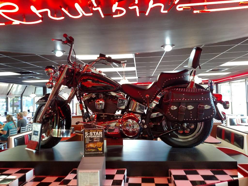 Hardees | restaurant | 1111, 65 N Hwy 62 W, Harrison, AR 72601, USA | 8703650165 OR +1 870-365-0165