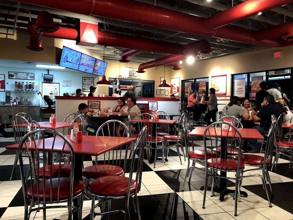Freddys Frozen Custard & Steakburgers | restaurant | 17303 West US 10, San Antonio, TX 78257, USA | 2108771400 OR +1 210-877-1400