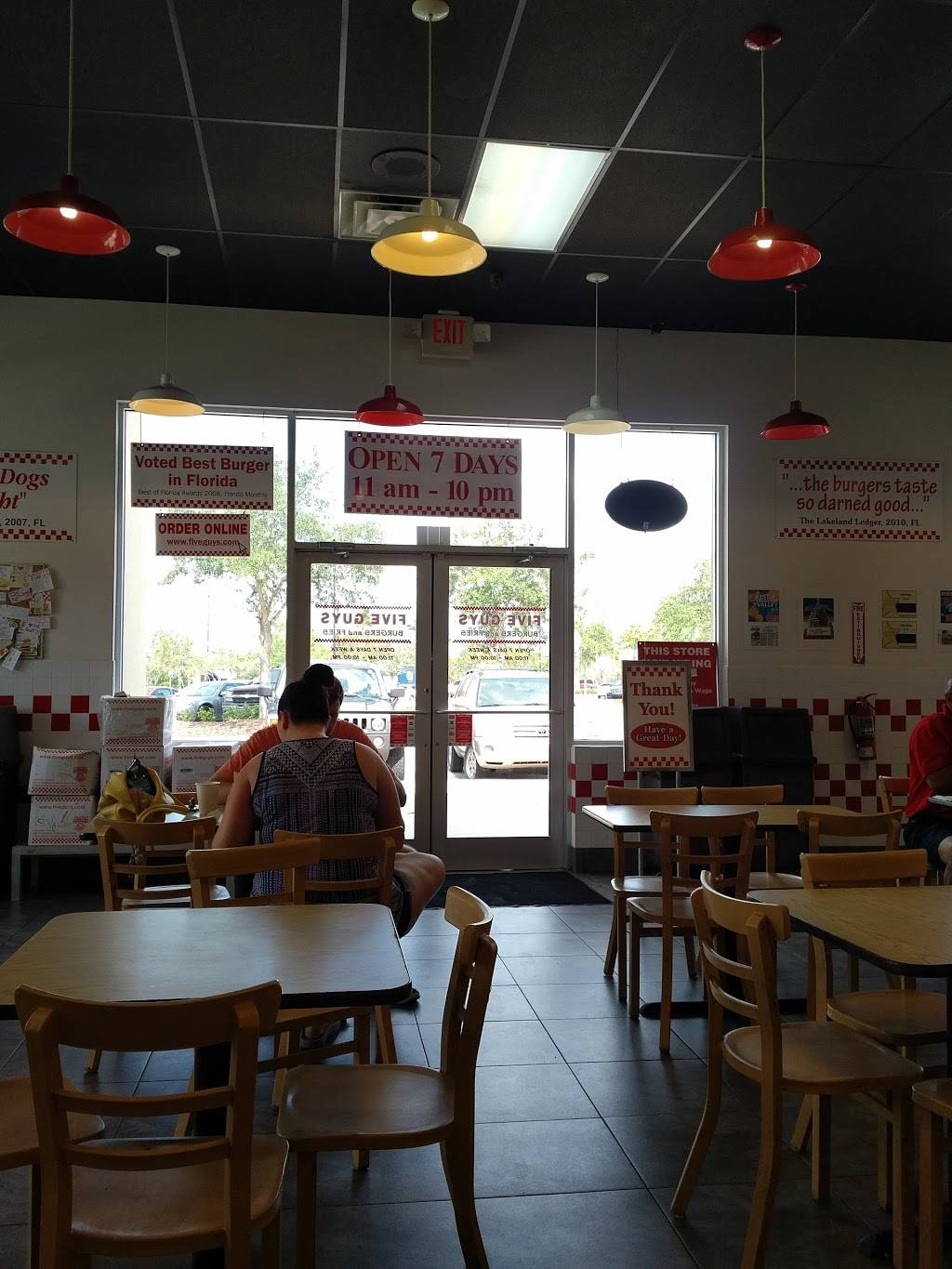 Five Guys | meal takeaway | 586 US-27, Lady Lake, FL 32159, USA | 3525614686 OR +1 352-561-4686