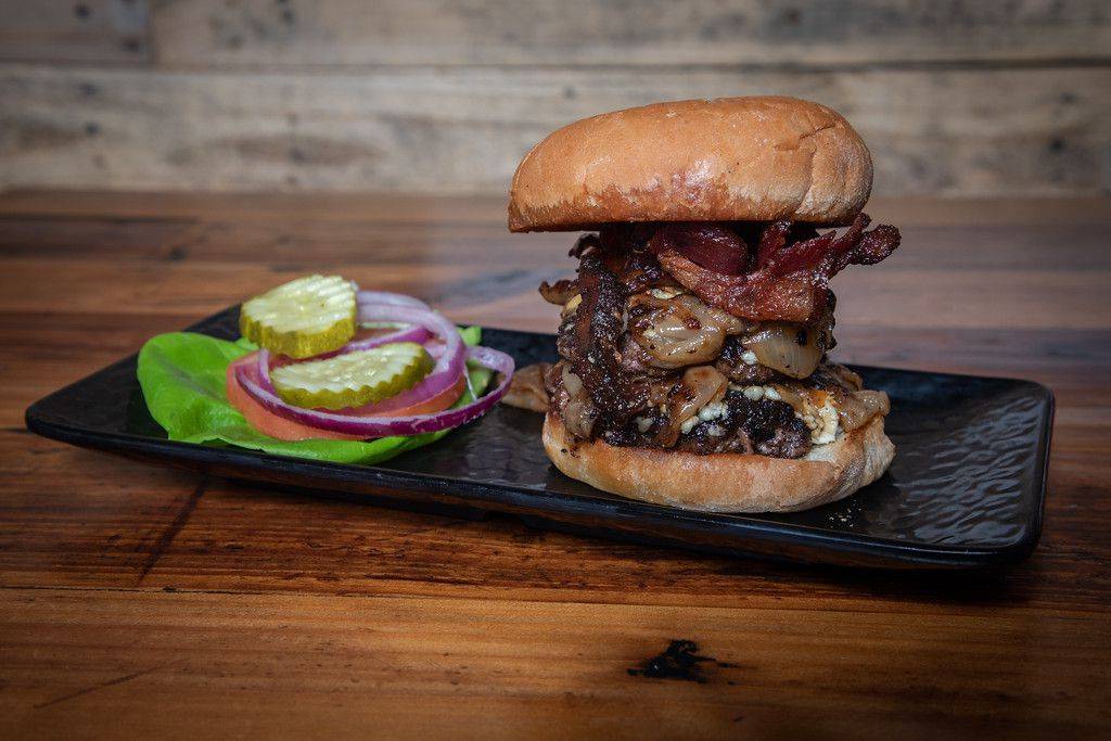 Sarasota Food + Beer | restaurant | 5446 Fruitville Rd, Sarasota, FL 34232, USA | 9414447823 OR +1 941-444-7823