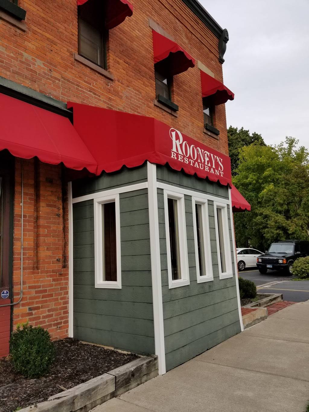 Rooneys Restaurant | restaurant | 90 Henrietta St, Rochester, NY 14620, USA | 5854420444 OR +1 585-442-0444