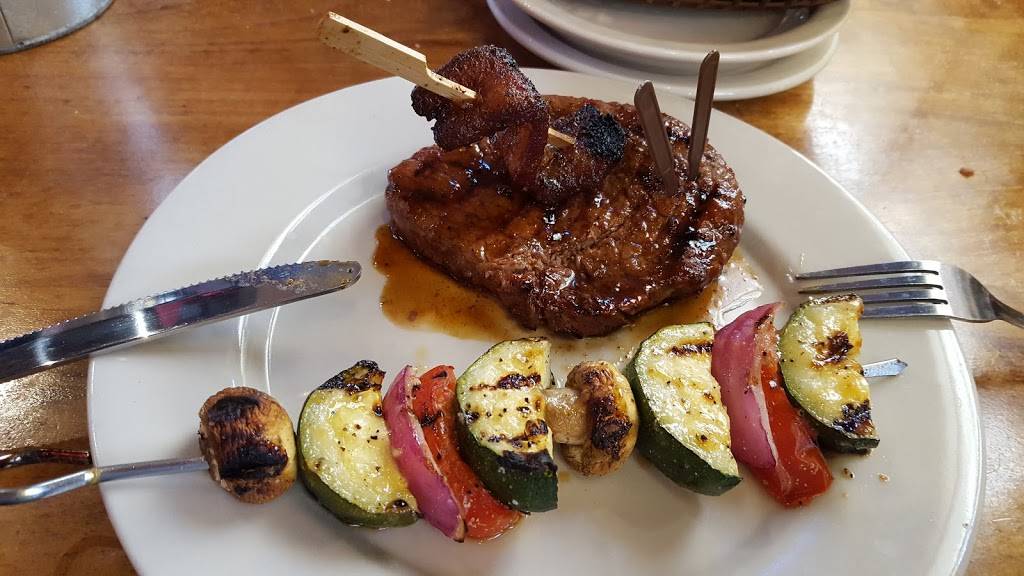 Logans Roadhouse | restaurant | 2170 W 4th St, Ontario, OH 44906, USA | 4195298599 OR +1 419-529-8599