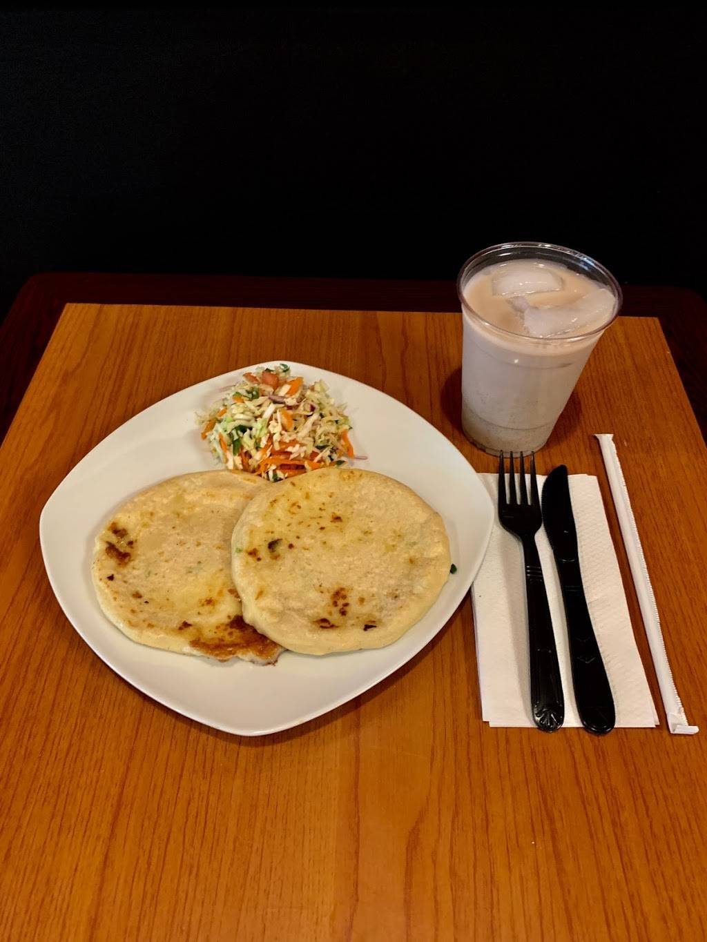 Brios Chicken | restaurant | 13643 Georgia Ave, Silver Spring, MD 20906, USA | 2408333506 OR +1 240-833-3506