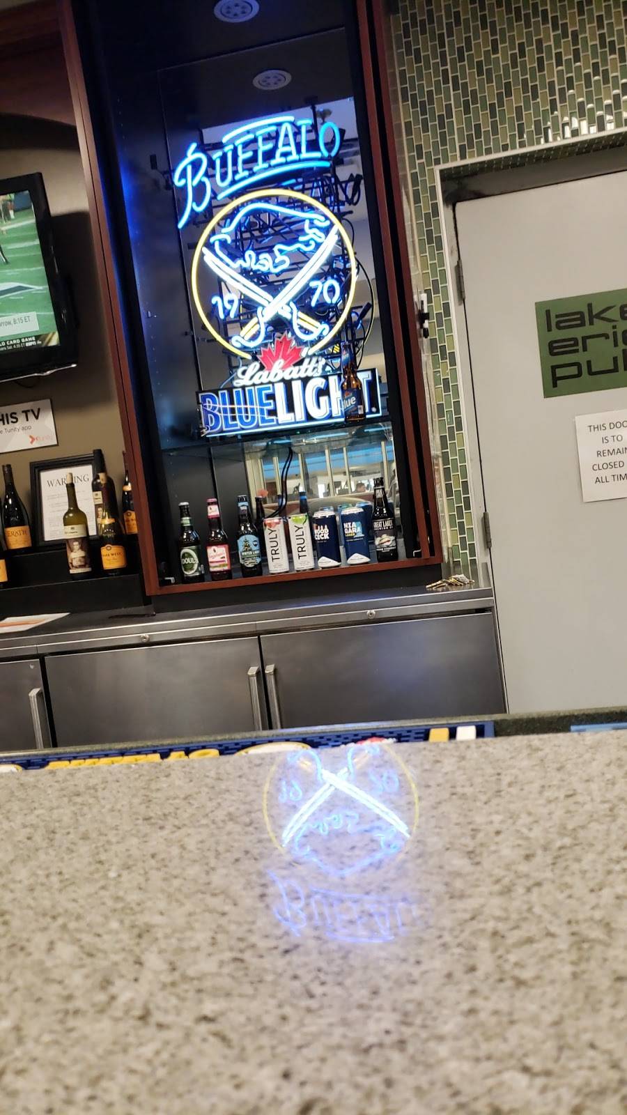 Lake Erie Grille | restaurant | 4200 Genesee St, Buffalo, NY 14225, USA | 7166330382 OR +1 716-633-0382