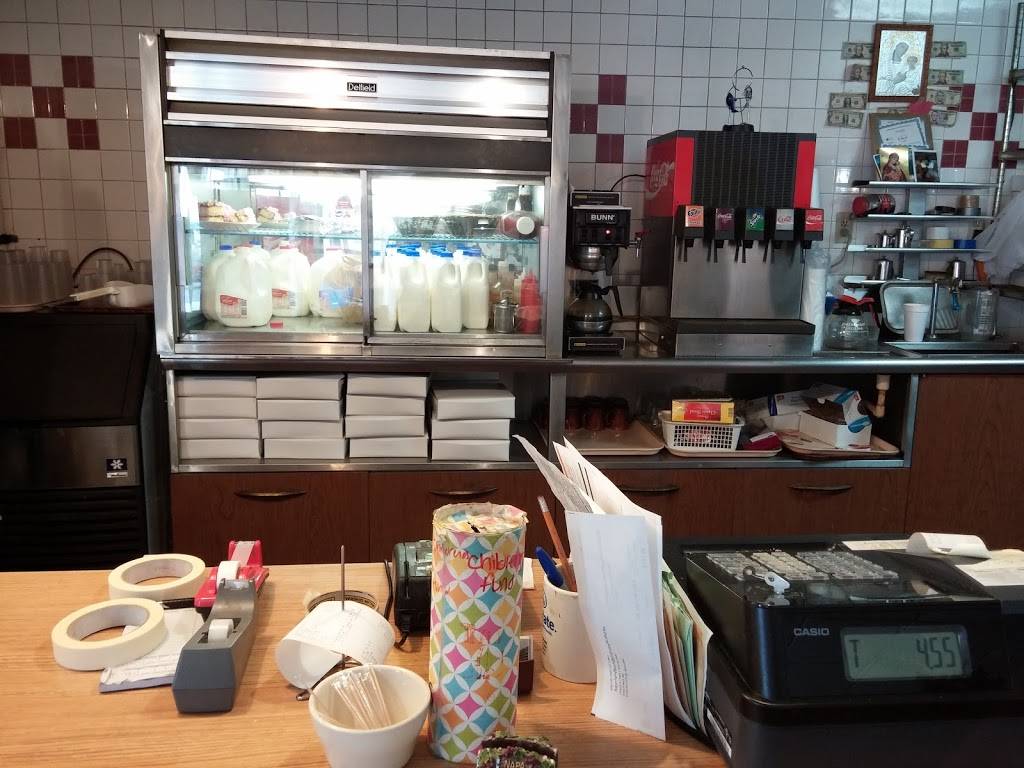 Dragos Family Restaurant | restaurant | 4150 15 Mile Rd, Sterling Heights, MI 48310, USA | 5869397236 OR +1 586-939-7236