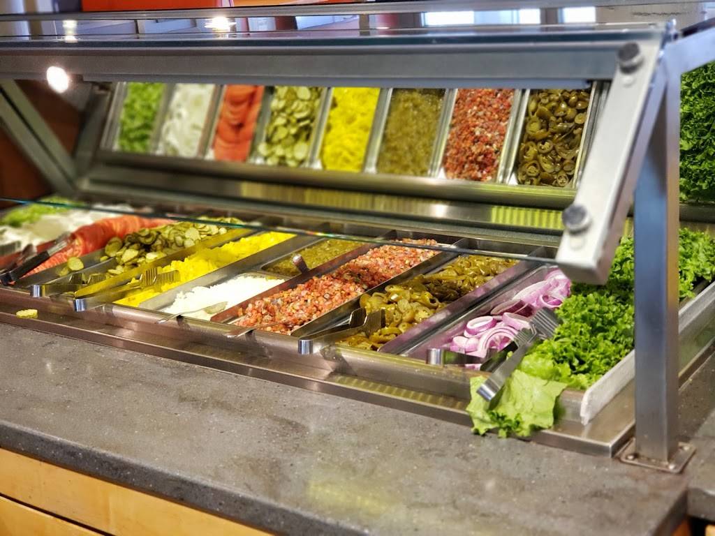 Fuddruckers | restaurant | 14000 Foulger Square, Woodbridge, VA 22192, USA | 5716596284 OR +1 571-659-6284