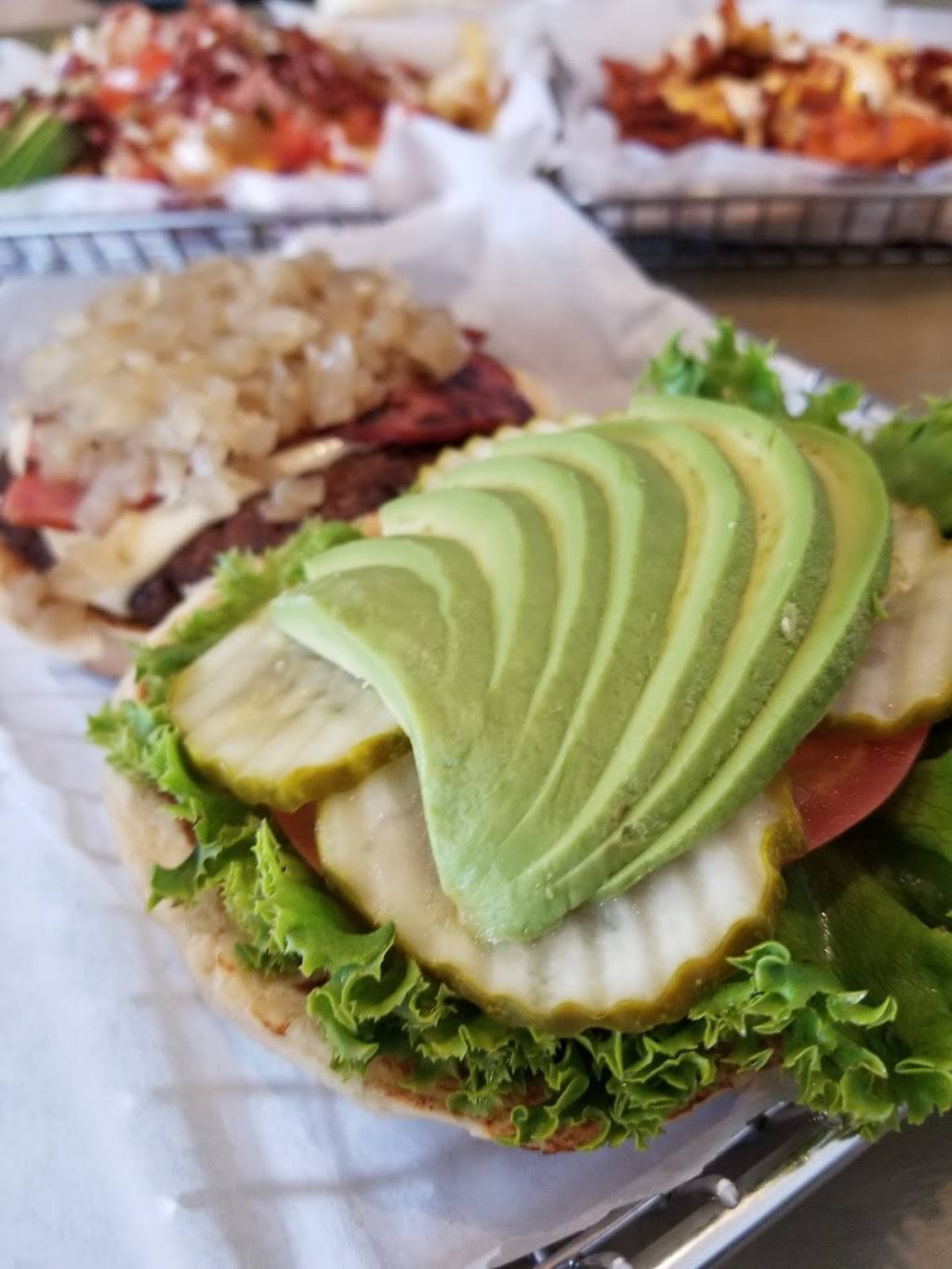 Burger Boss | restaurant | 6800 CA-1, Newport Beach, CA 92663, USA | 7148825858 OR +1 714-882-5858