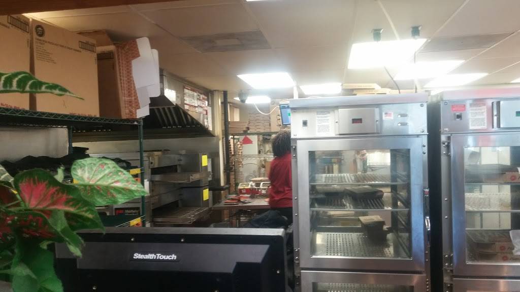 Pizza Hut | meal delivery | 10015 E 67th St, Raytown, MO 64133, USA | 8167439112 OR +1 816-743-9112