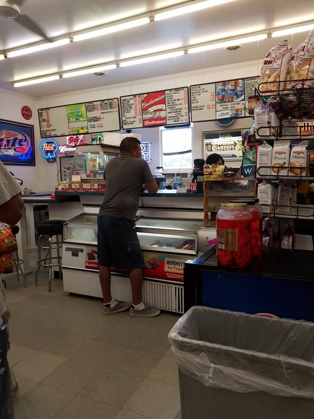 Etchison Country Store | meal takeaway | 7000 Damascus Rd, Gaithersburg, MD 20882, USA | 3014140400 OR +1 301-414-0400