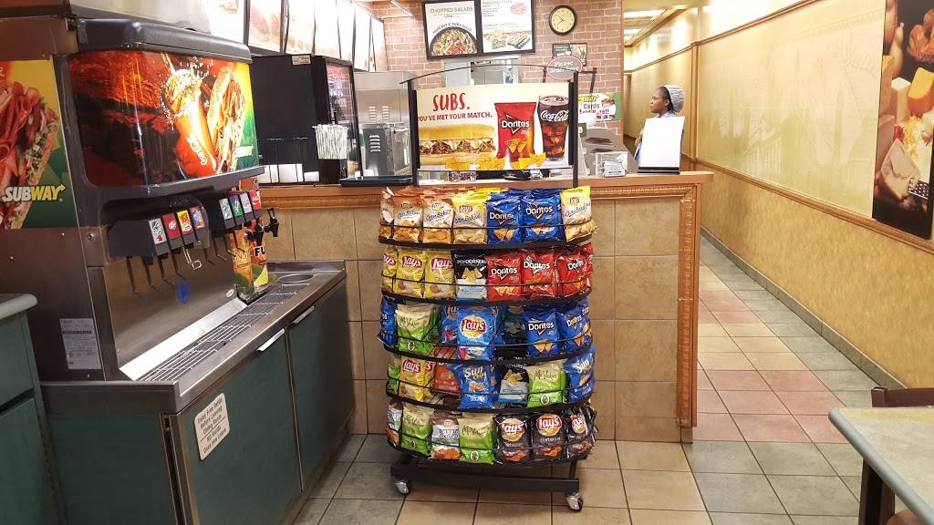 Subway | restaurant | 900 Linton Blvd, Delray Beach, FL 33444, USA | 5613307442 OR +1 561-330-7442