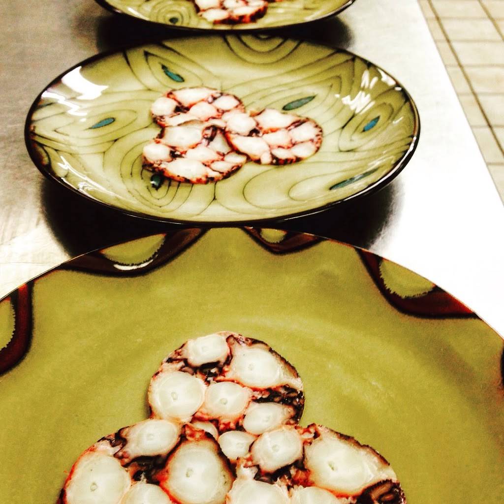 Catch | restaurant | 6623 Market St, Wilmington, NC 28405, USA | 9107993847 OR +1 910-799-3847