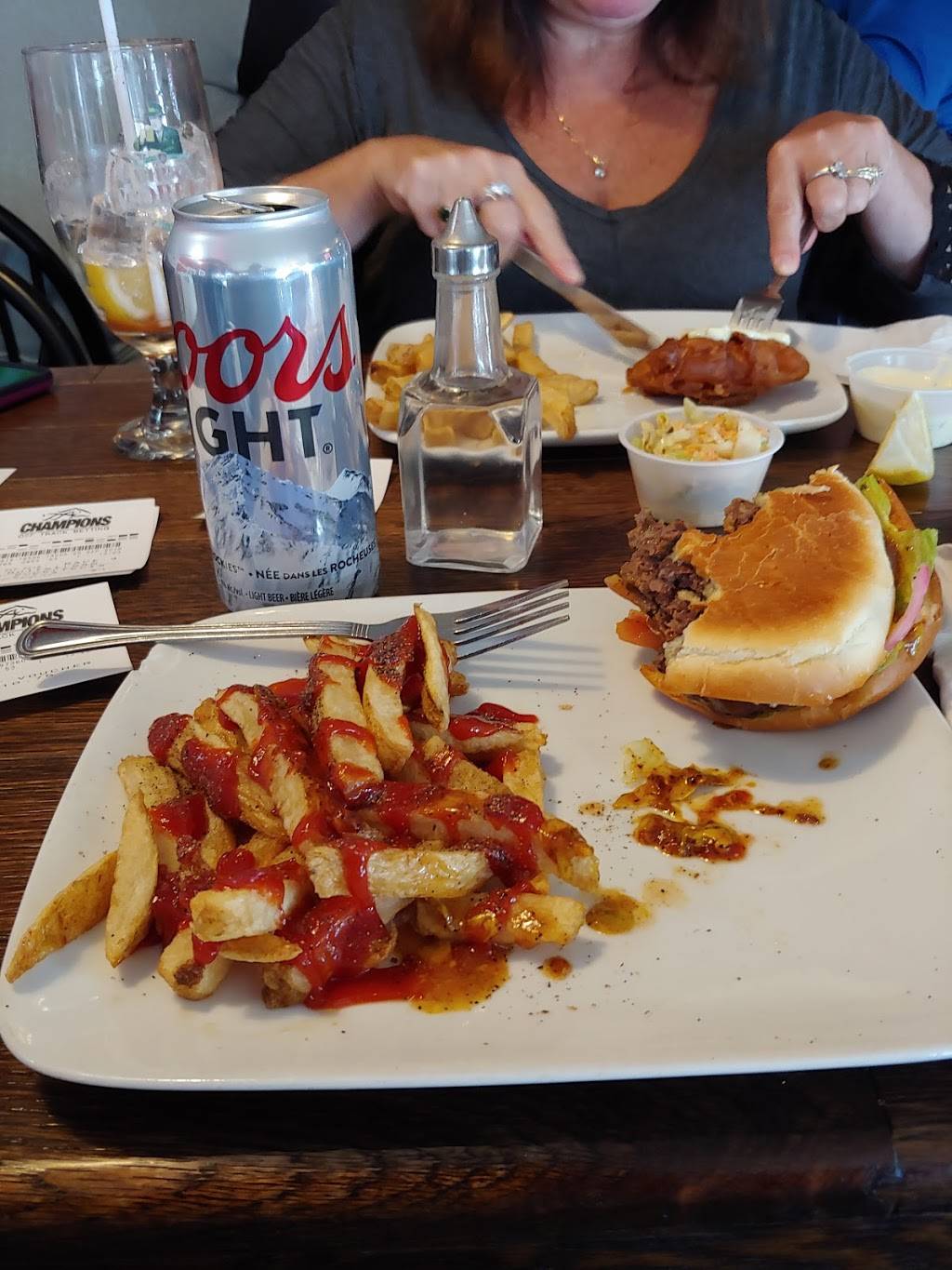 Sticks Sports Pub | restaurant | 500 George St S, Peterborough, ON K9J 3E5, Canada | 7057757845 OR +1 705-775-7845