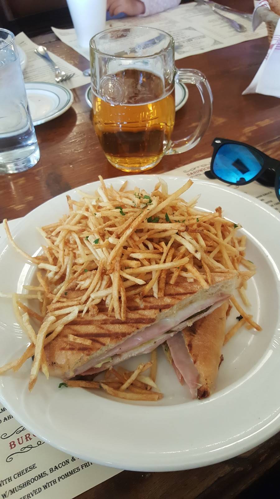 Miramar Bistro | restaurant | 301 Waukegan Ave, Highwood, IL 60040, USA | 8474331078 OR +1 847-433-1078