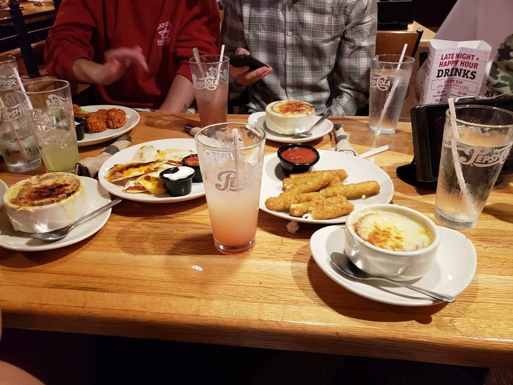 Applebees Grill + Bar | restaurant | 200 Running Hill Rd, South Portland, ME 04106, USA | 2078799155 OR +1 207-879-9155