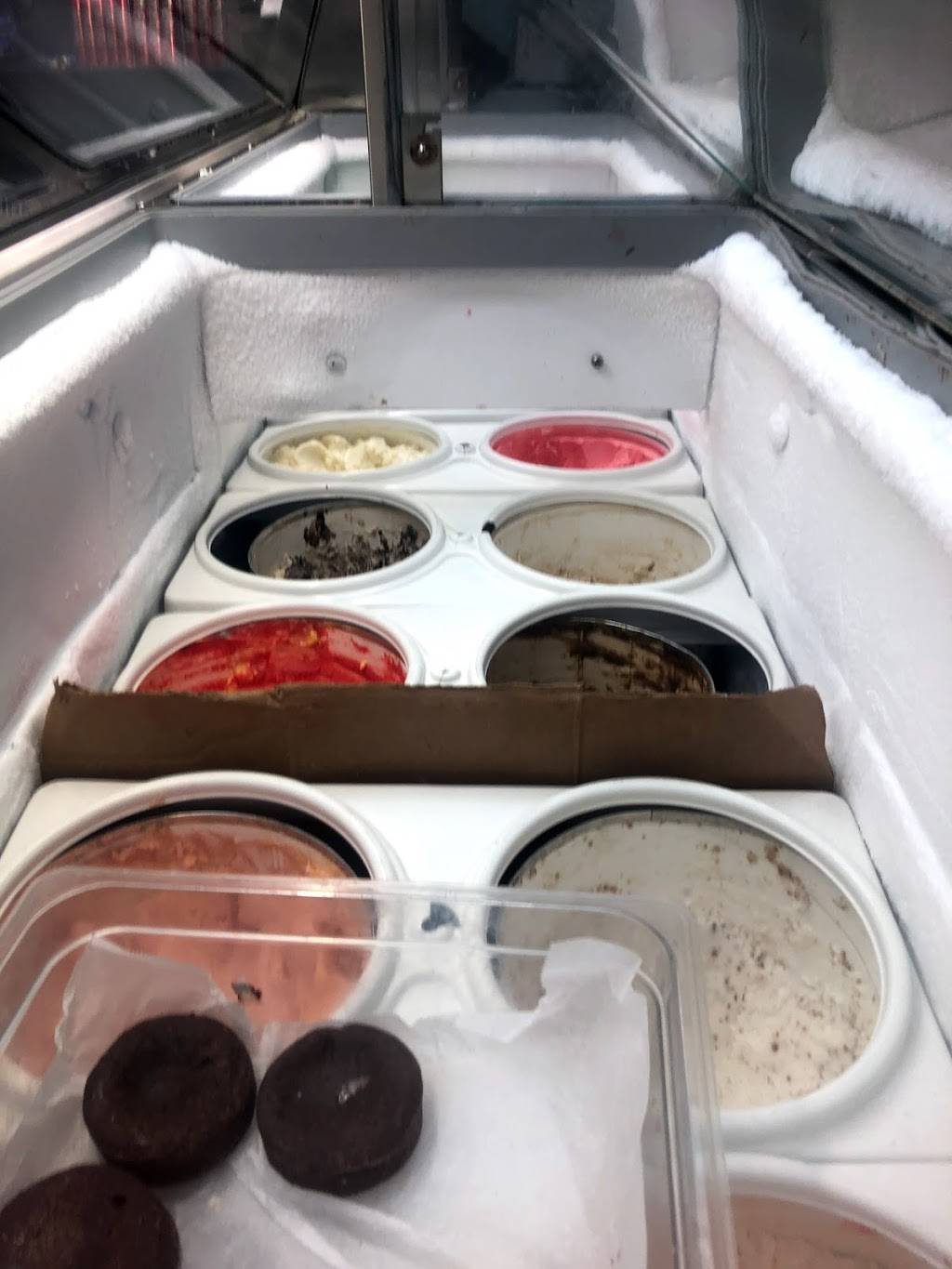 Flaums Appetizing | restaurant | 40 Lee Ave, Brooklyn, NY 11211, USA | 7183877934 OR +1 718-387-7934