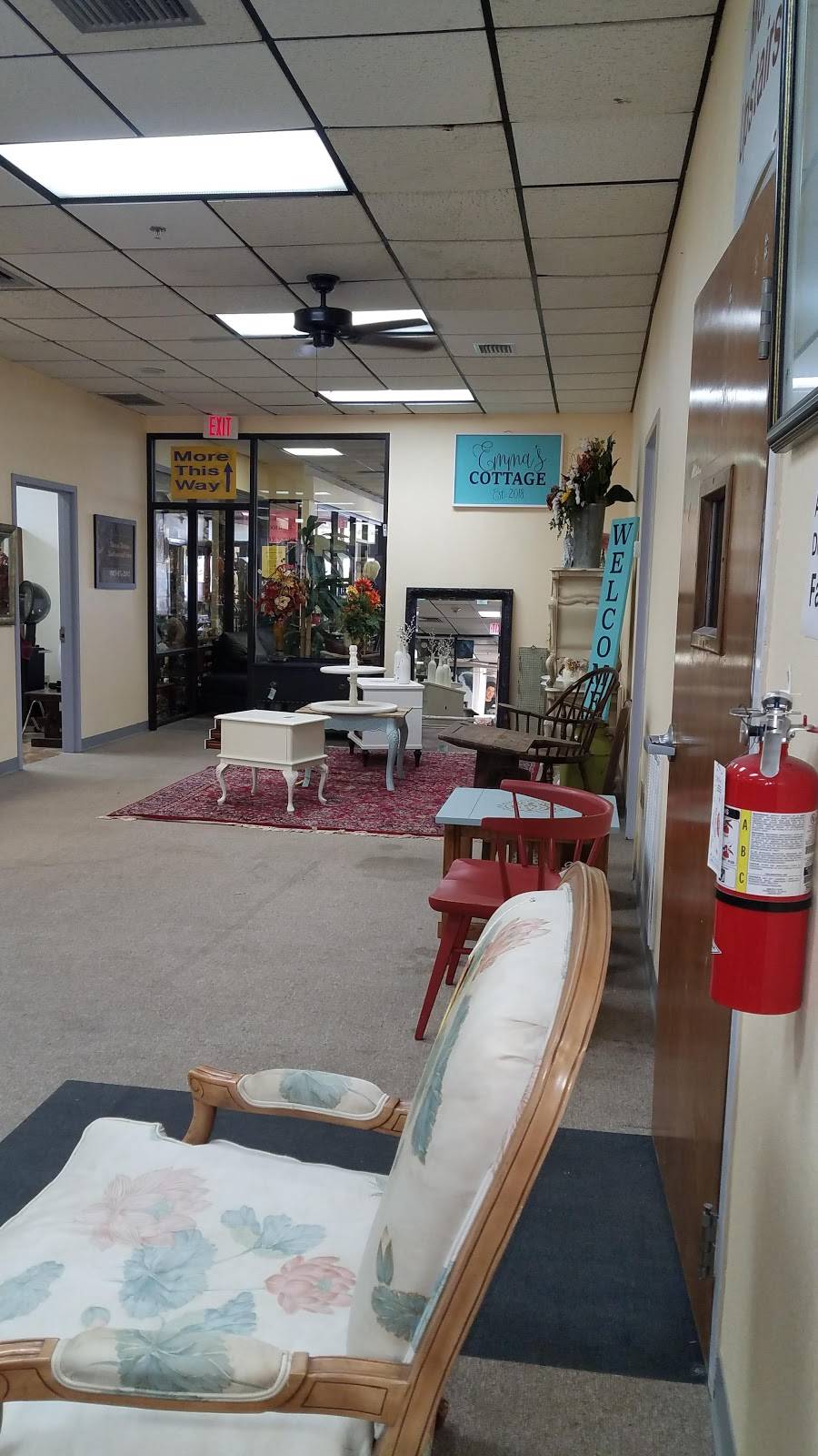 Downtown Mall & Marketplace | shopping mall | 231 S Ridgewood Dr, Sebring, FL 33870, USA | 8634713532 OR +1 863-471-3532