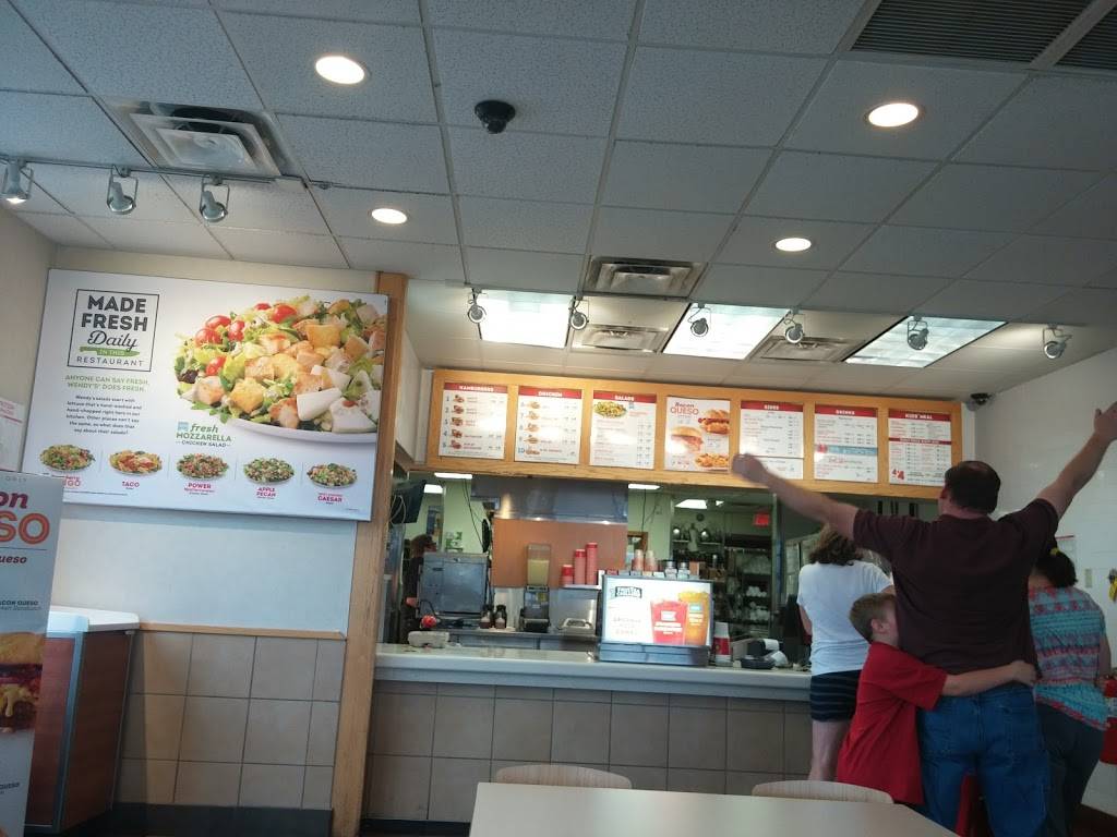 Wendys | restaurant | 6 Lodge Ln Suite 102, Verona, VA 24482, USA | 5402482513 OR +1 540-248-2513