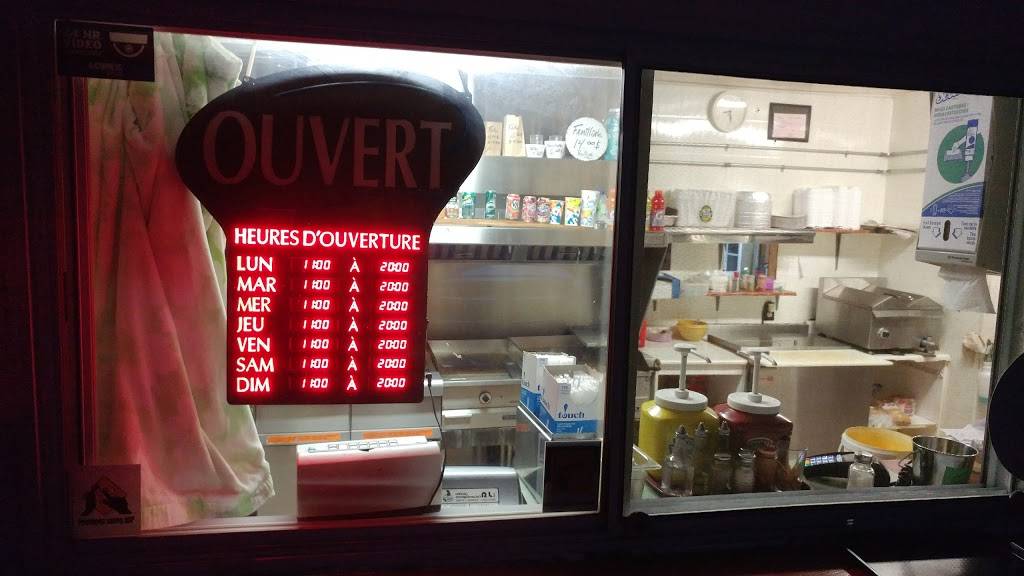 Casse Croûte Chez France | restaurant | RR 1, 916 Chemin du Lac Supérieur, Lac-Supérieur, QC J0T 1J0, Canada | 8196886168 OR +1 819-688-6168