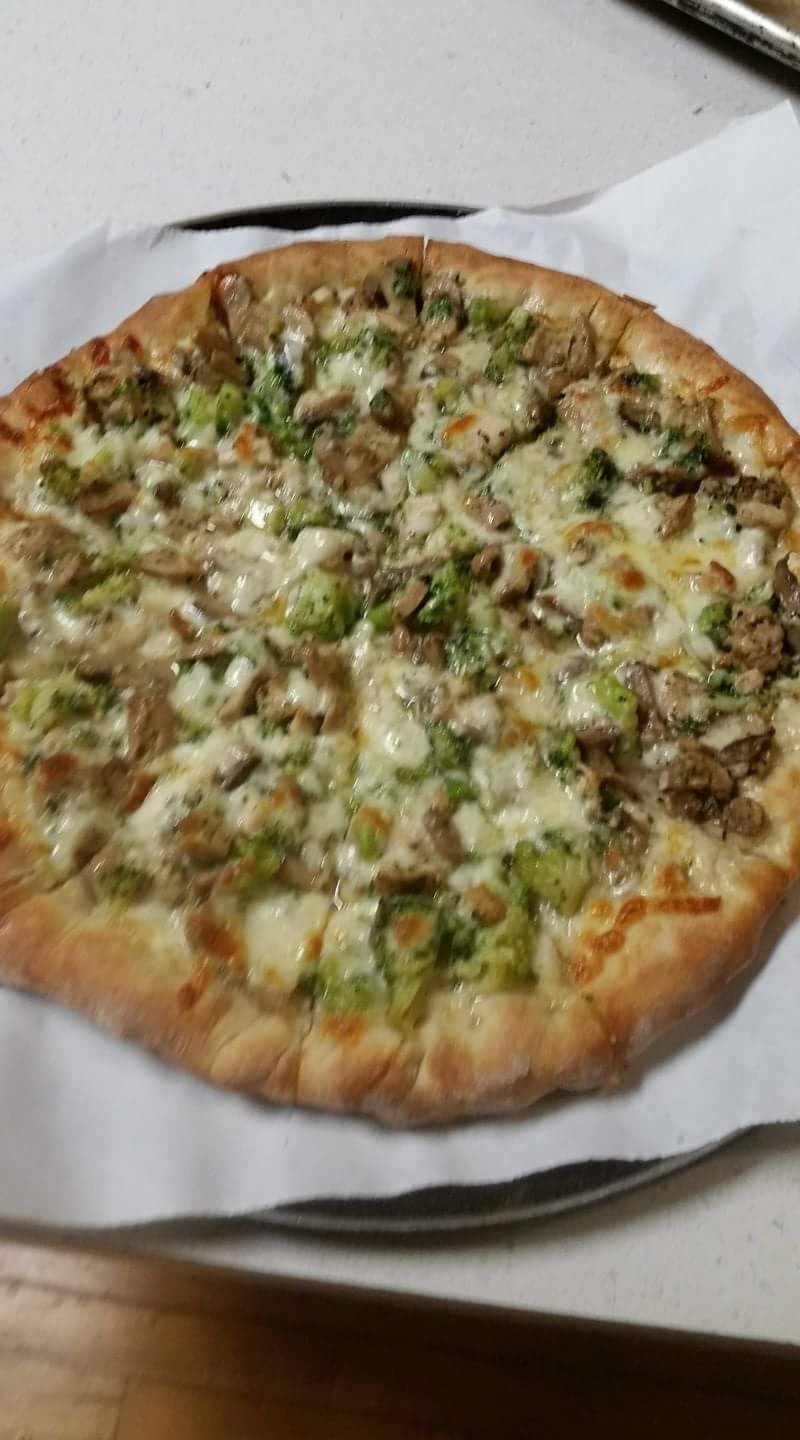 TNT Pizza Sports Bar & Grill | restaurant | 548 South St, Holyoke, MA 01040, USA | 4135361100 OR +1 413-536-1100